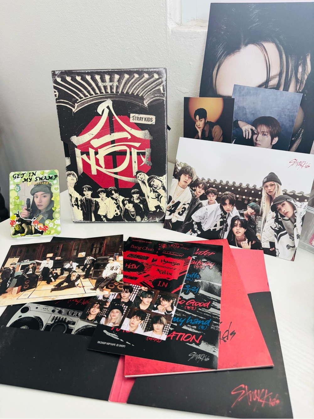 Stray Kids - HOP (SKZ HOP VER) ALBUM / CD+Photobook+Postcards+Stickers+Poster